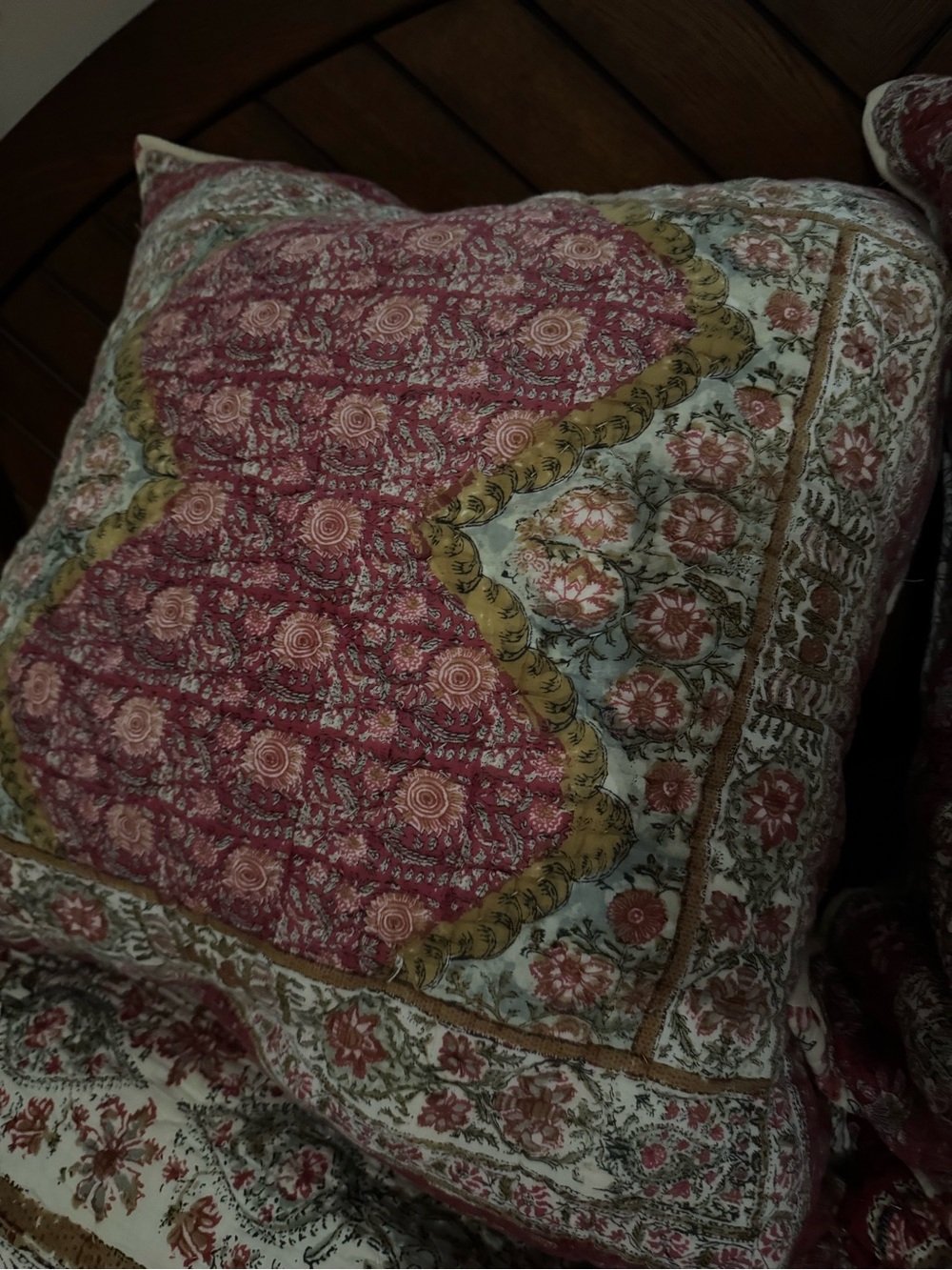 Pottery Barn King Red and Cream Floral Quilted Bedspread Set - Zarina - Picture 14 of 15